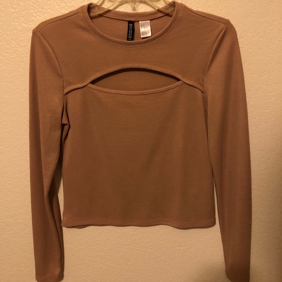 chest cut out crop top